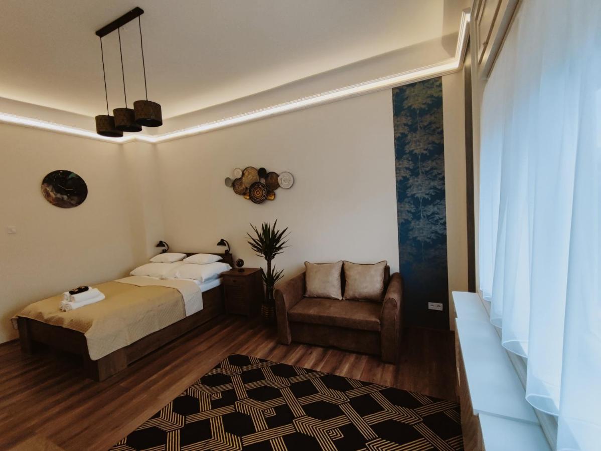 Central Palace Apartman Debrecen Eksteriør bilde