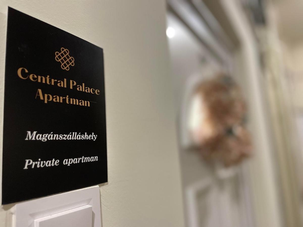 Central Palace Apartman Debrecen Eksteriør bilde